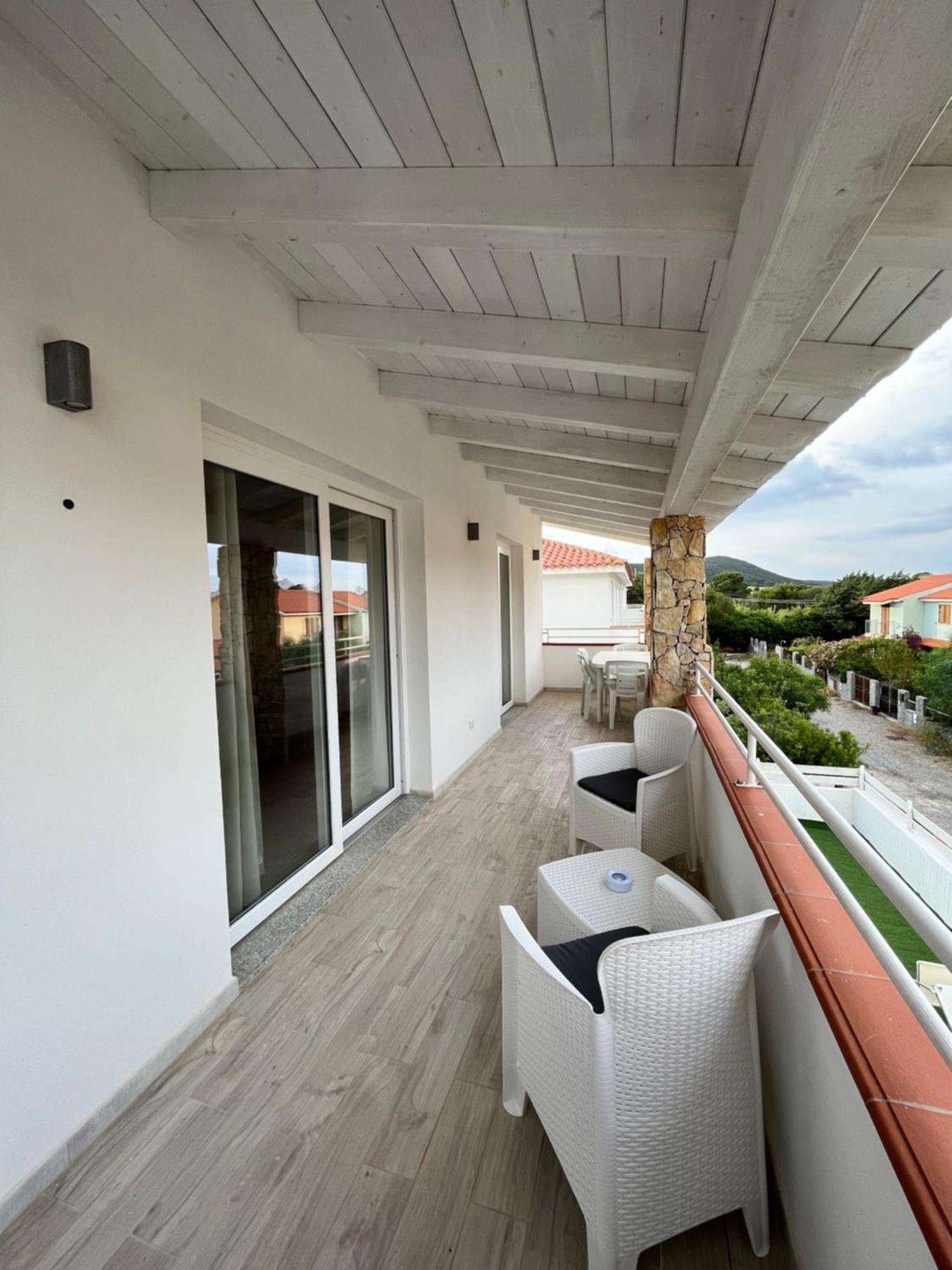 Case Vacanze "Bianco Mare" Porto Pino Exteriör bild