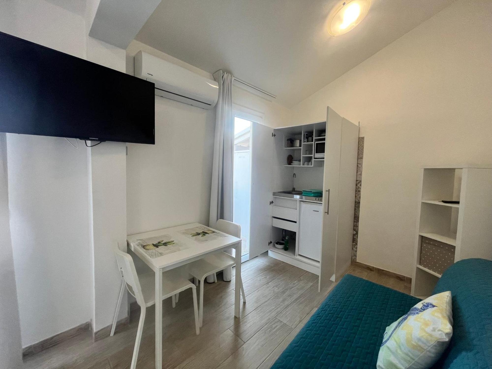 Case Vacanze "Bianco Mare" Porto Pino Exteriör bild