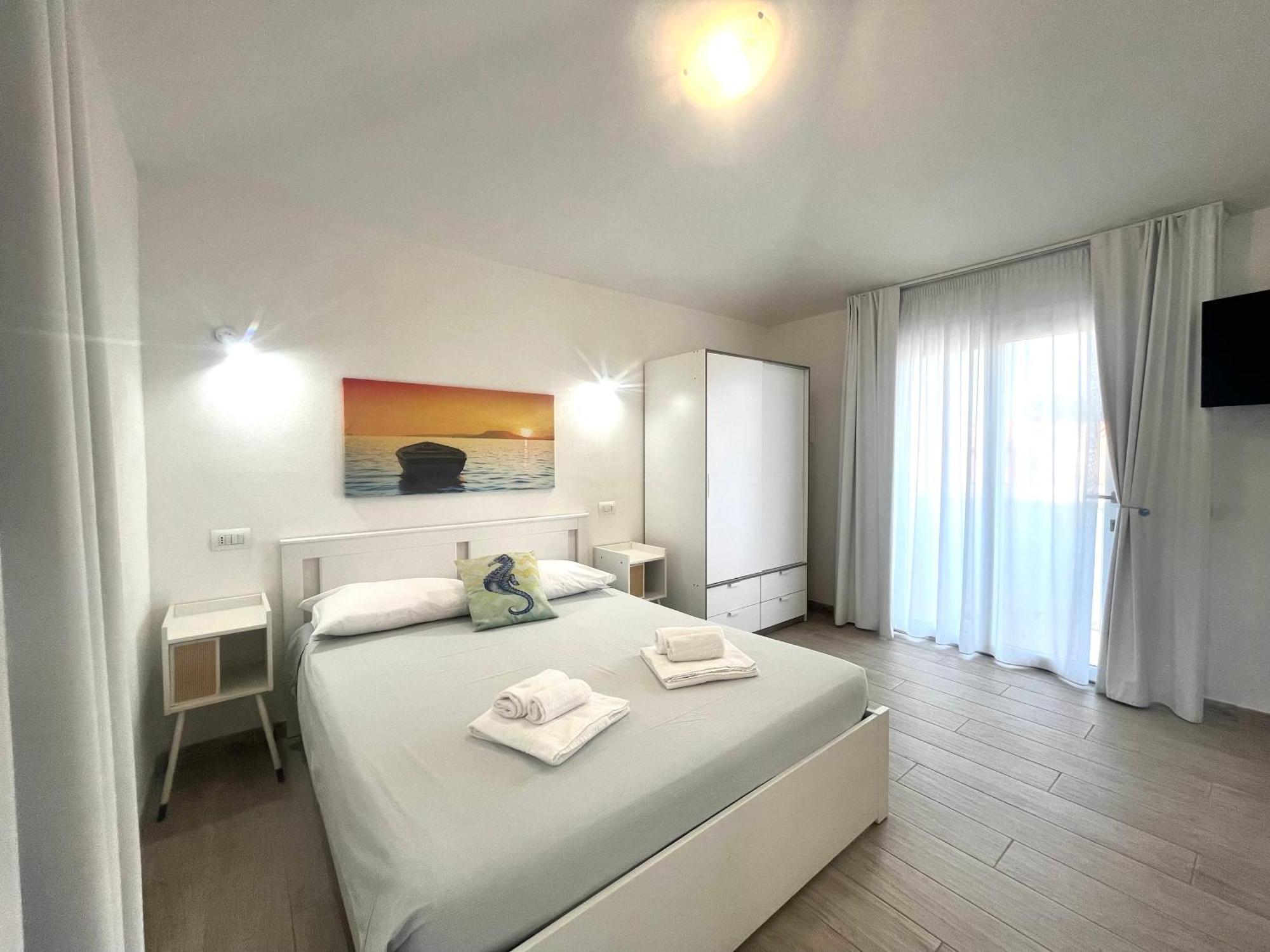 Case Vacanze "Bianco Mare" Porto Pino Exteriör bild